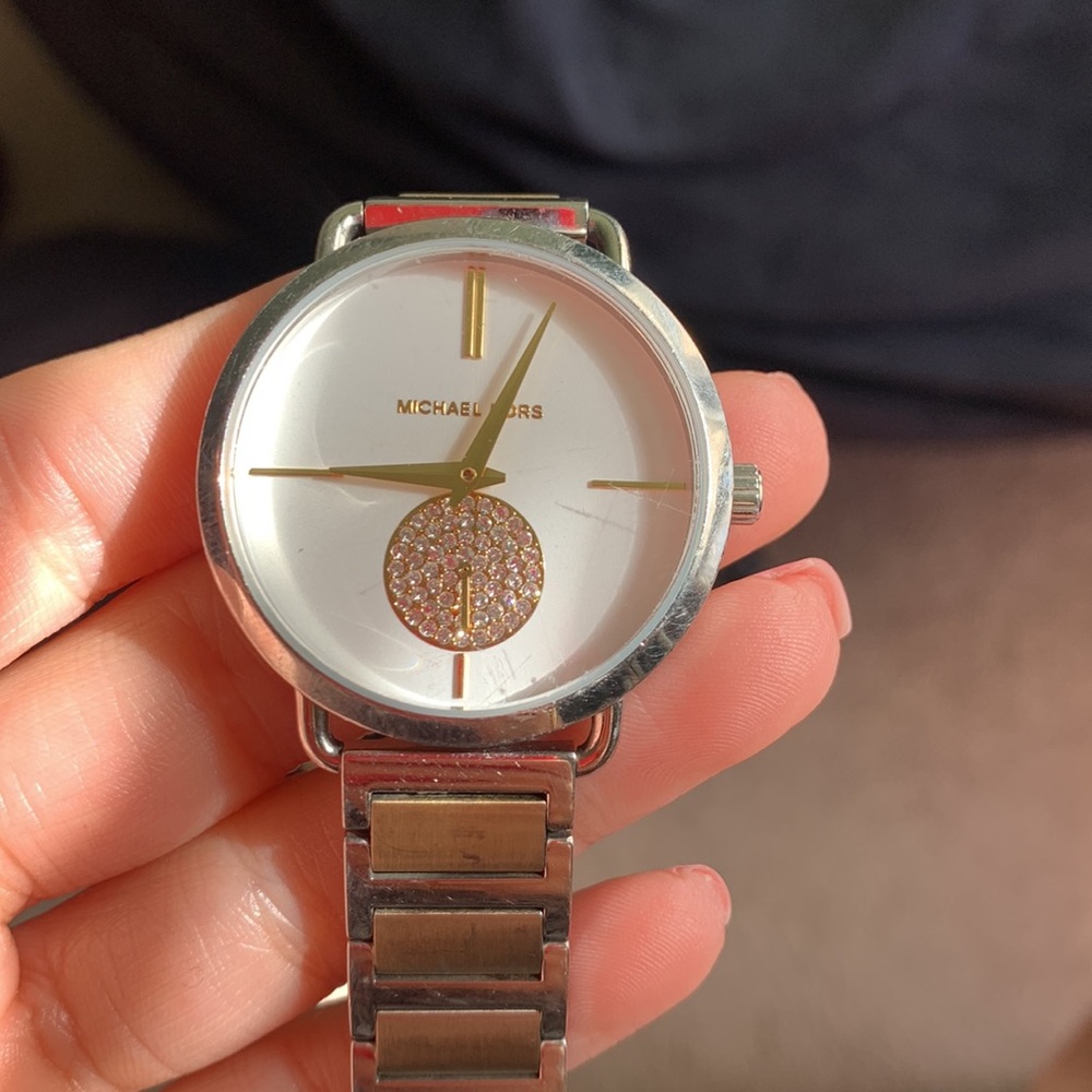 Michael Kors Watch - Picture 4 of 7